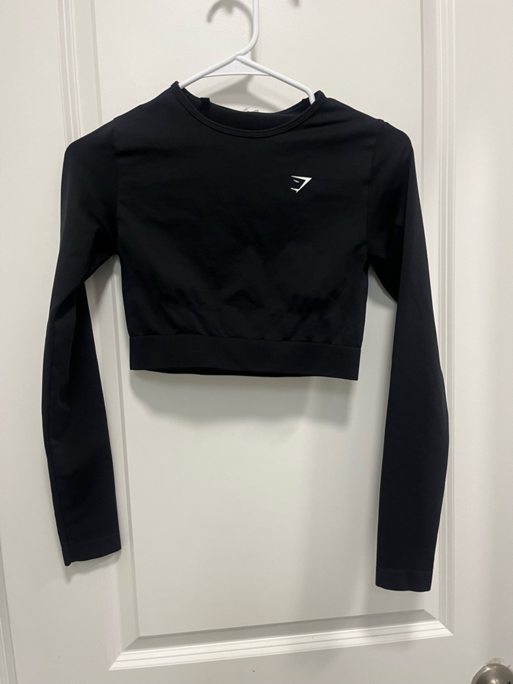 Gymshark Women's Long Sleeve Crop Black Performance Top With Logo Xs/small EUC